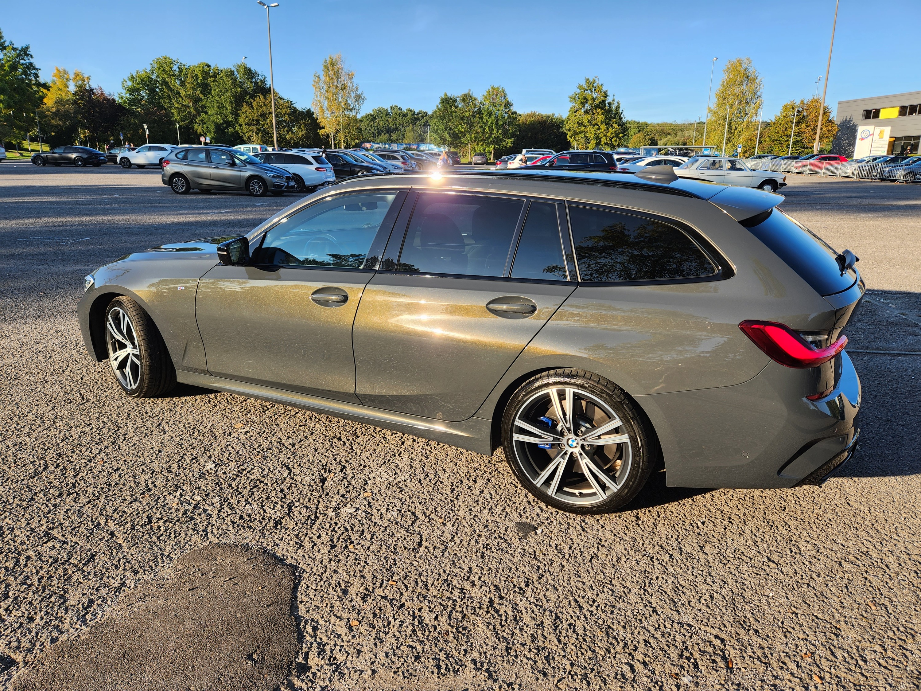 BMW G21 Dravitgrau im Sonnenuntergangslicht - BMW 3er G20 G21