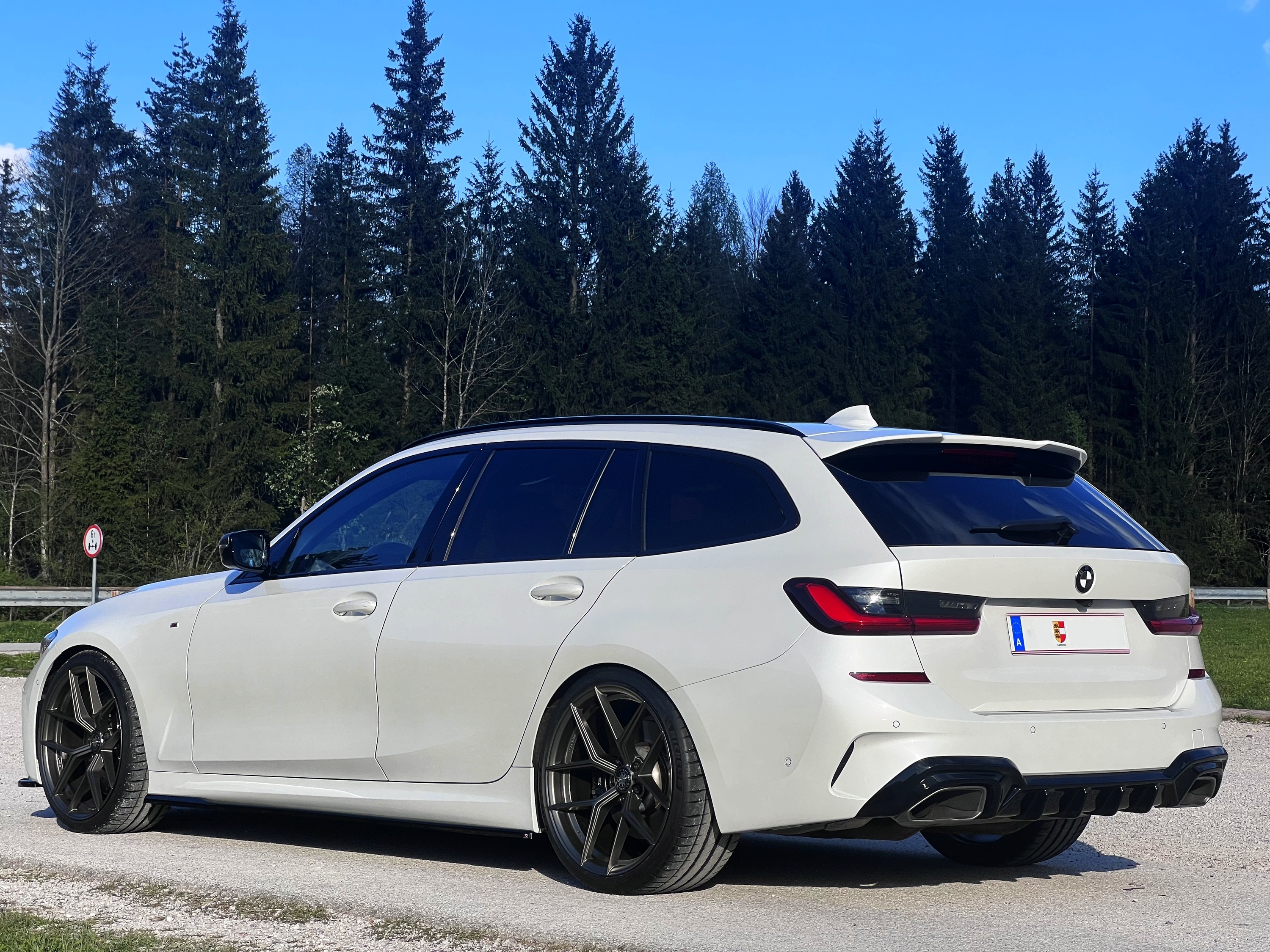 XStoneX's M340i mit Maxton Parts und Edelweiß LT°3 in Cerium