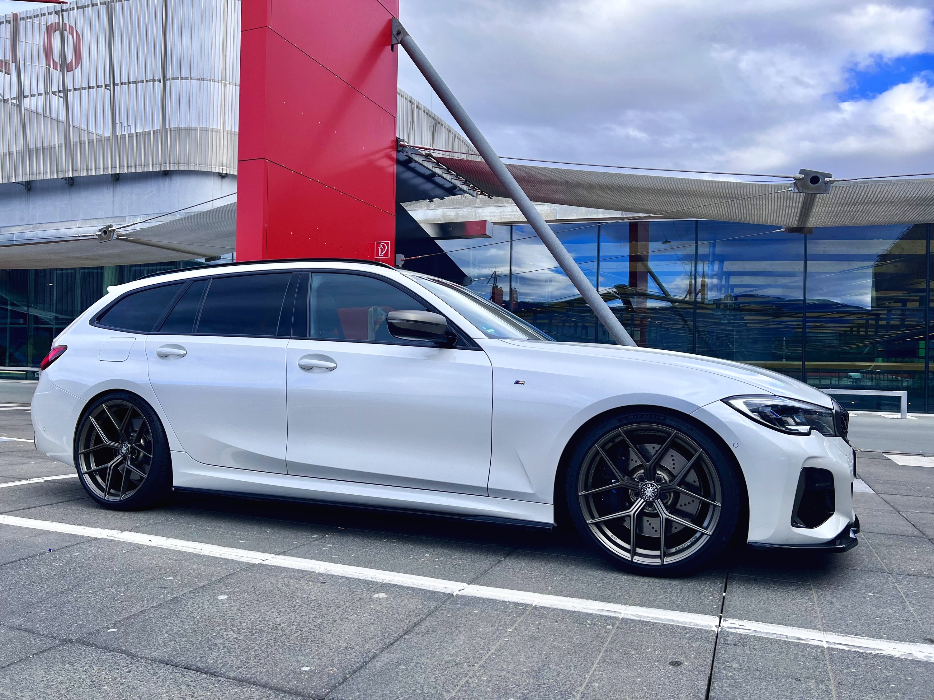 XStoneX's M340i mit Maxton Parts und Edelweiß LT°3 in Cerium