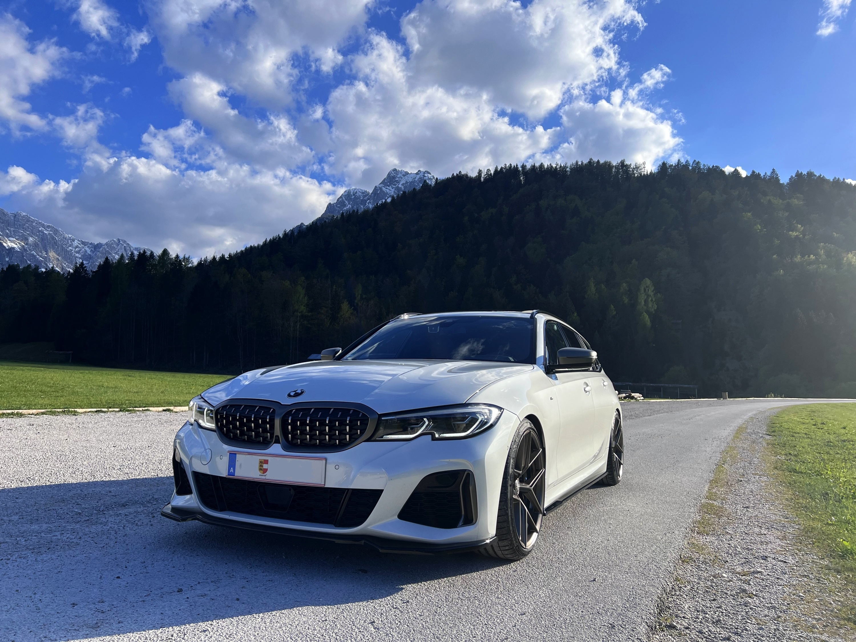 XStoneX's M340i mit Maxton Parts und Edelweiß LT°3 in Cerium