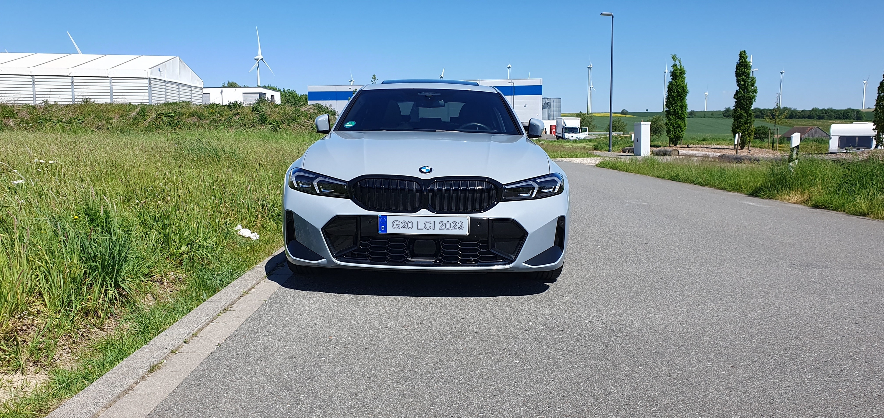 G20 LCI Brooklyn Grau mit Sommerreifen auf BMW 791 M Bicolor