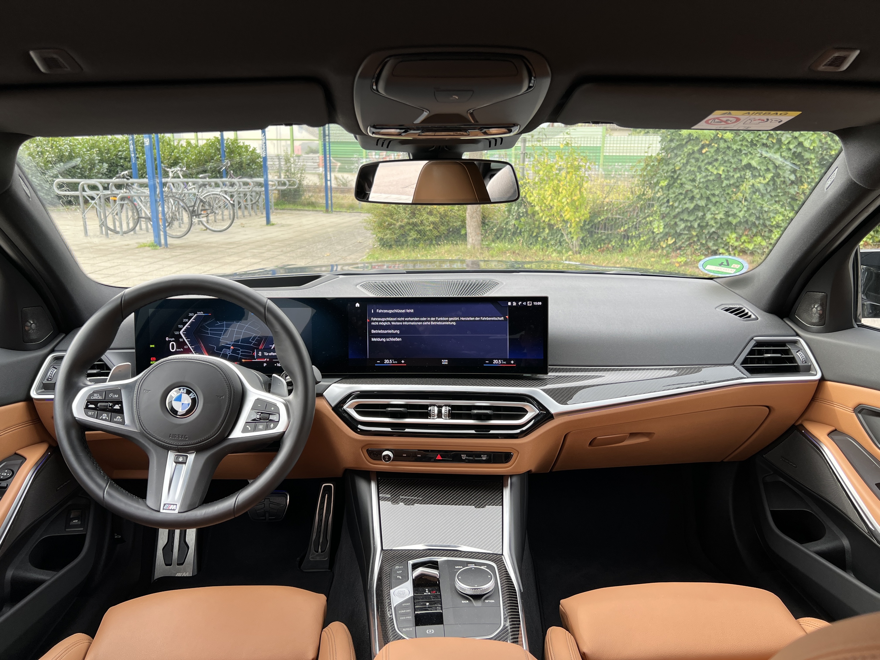 M340i Touring - Tansanitblau mit Performance Dachkantenspoiler